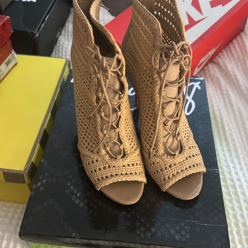 Sam Edelman - Picture 3 of 3